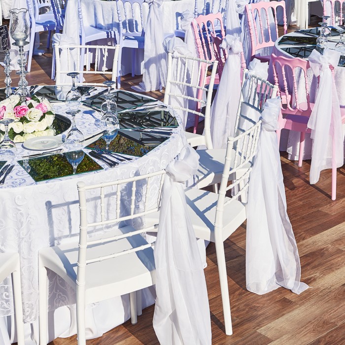 Set mobila evenimente/catering RAKI, masa pliabila dreptunghiulara 152x76xh73,5cm cu blat complet si 6 scaune 44x42xh92cm cu huse textile, plastic/metal, alb