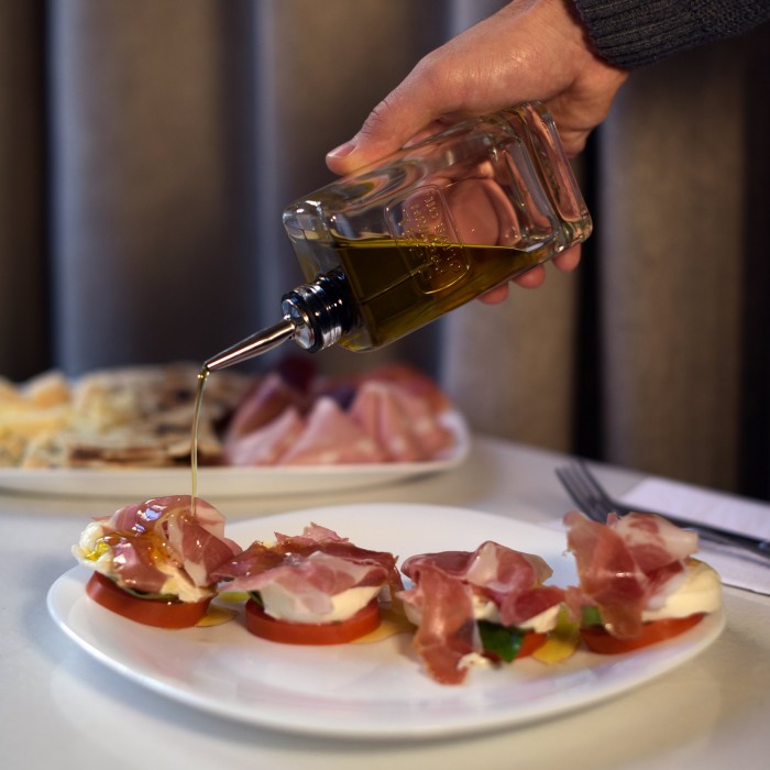 Sticla cu picurator pentru ulei de masline LUIGI BORMIOLI OPTIMA, 250ml, 7,4x5xh19,7cm, din sticla