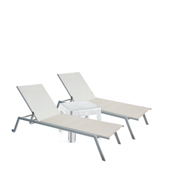 Set 2 sezlonguri CULINARO 4 pozitii cu roti deplasare 70x197,5xh34,5cm bej + masa 44x44xh41cm