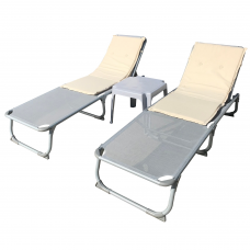 Set 2 sezlonguri plabile CULINARO 188x56cm cadru metalic cu profil ingust gri + masa 44x44xh41cm + 2 perne 110x50cm bej